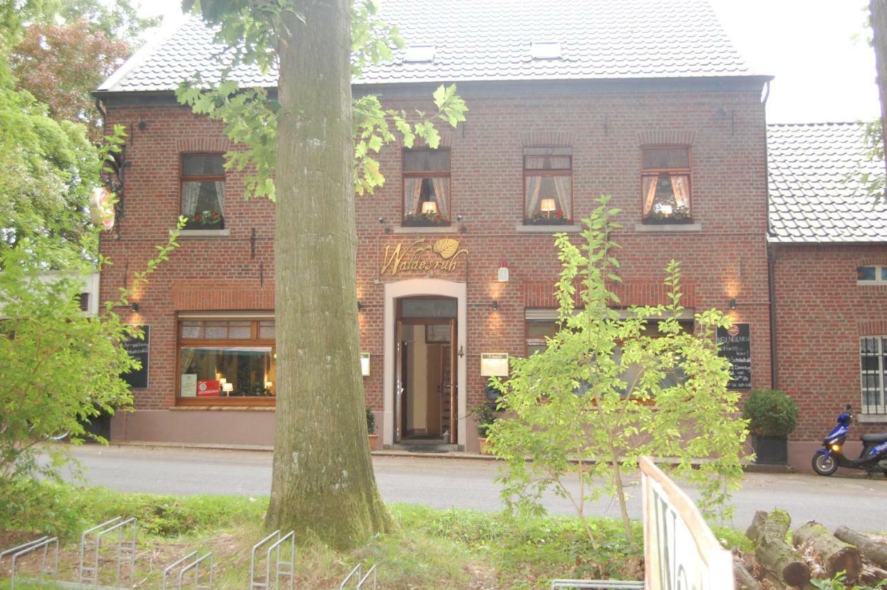 Restaurant Yamas Im Haus Waldesruh Hotel Nettetal Exterior photo